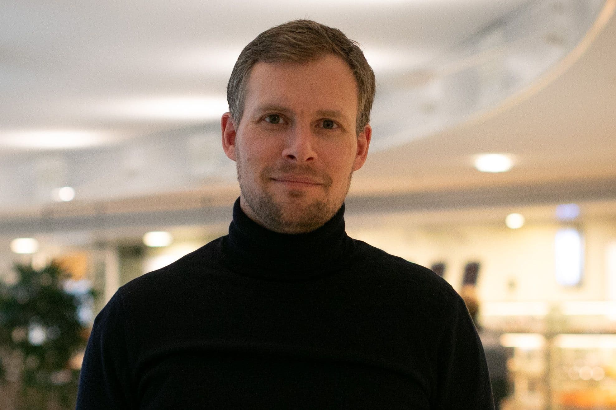 Bjarte Nygård forteller at de elsker å finne smarte løsninger på avfall, og etablere sirkulære løsninger.